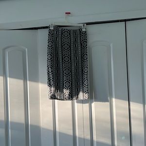 Gray and White Pencil skirt